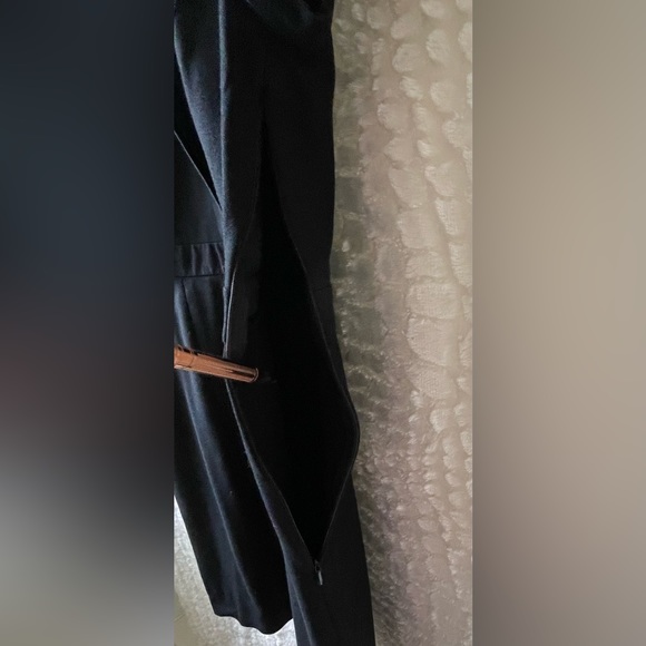 ANN TAYLOR a button down top. Point collar black dress. Size (8). - Picture 10 of 15